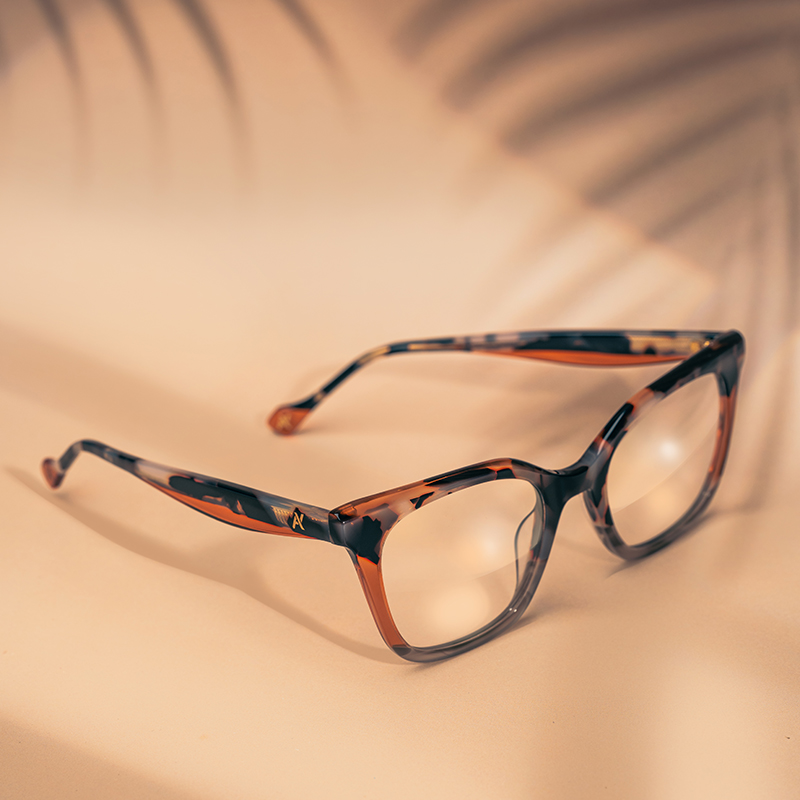 Yalea Eyewear The Portrait of Dreams: Sisterhood